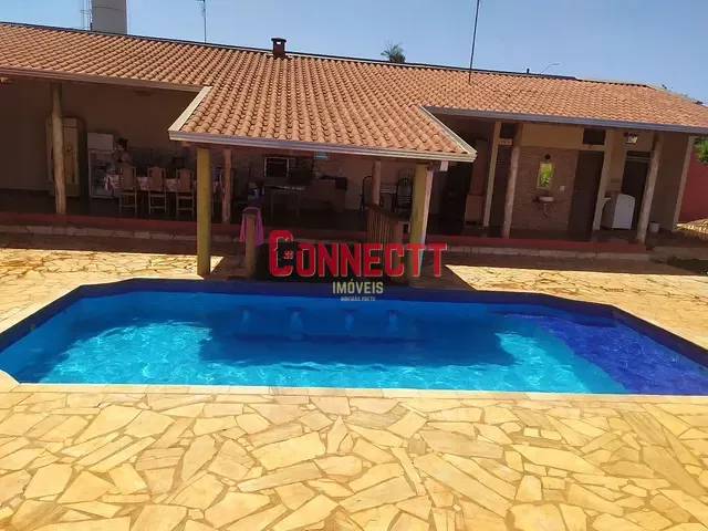 Casa com 500m² 3 quartos e 4 banheiros, à venda, no bairro Estrada Velha em Jardinópolis