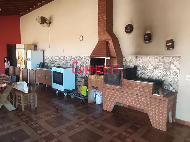 Casa com 500m² 3 quartos e 4 banheiros, à venda, no bairro Estrada Velha em Jardinópolis