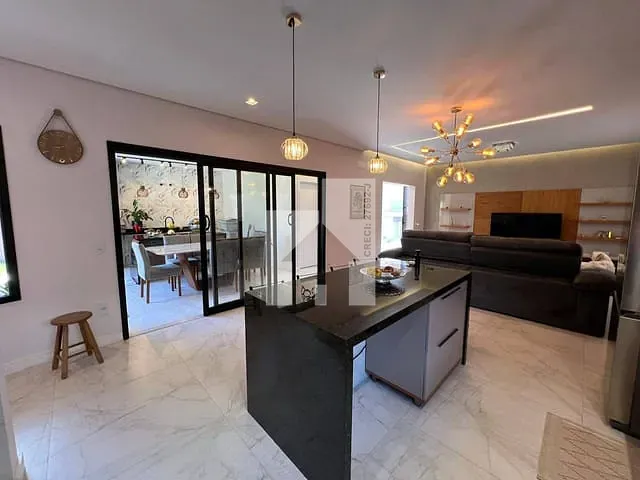 Casa com 381m² 4 quartos e 4 banheiros, à venda, no bairro Jardim Promeca em Várzea Paulista