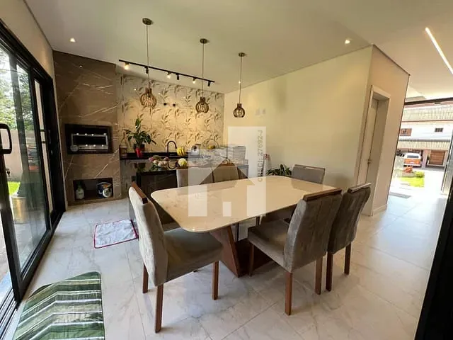 Casa com 381m² 4 quartos e 4 banheiros, à venda, no bairro Jardim Promeca em Várzea Paulista