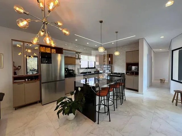 Casa com 381m² 4 quartos e 4 banheiros, à venda, no bairro Jardim Promeca em Várzea Paulista