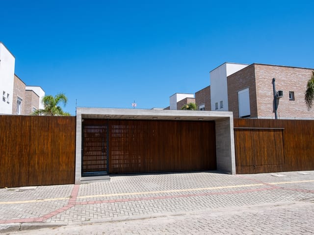 Casa com 281m² 3 quartos e 1 banheiro, à venda, no bairro Laranjal em Pelotas