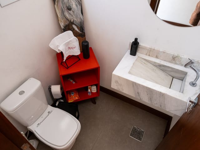 Casa com 281m² 3 quartos e 1 banheiro, à venda, no bairro Laranjal em Pelotas
