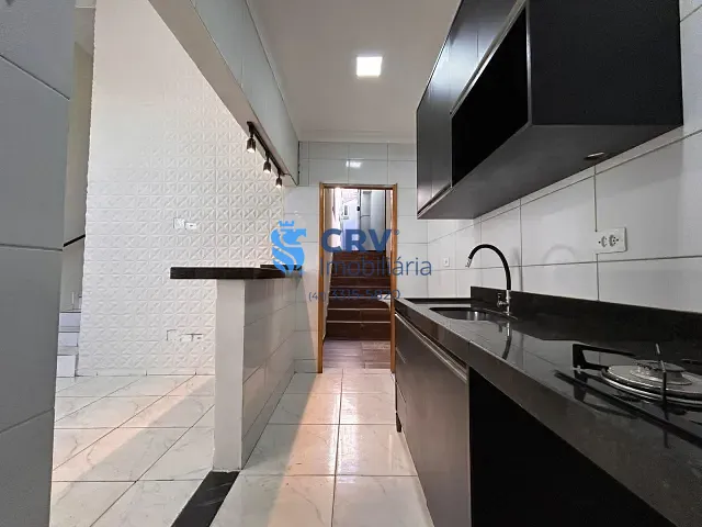 Casa 3 quartos e 3 banheiros, para alugar, no bairro Jardim Tókio em Londrina