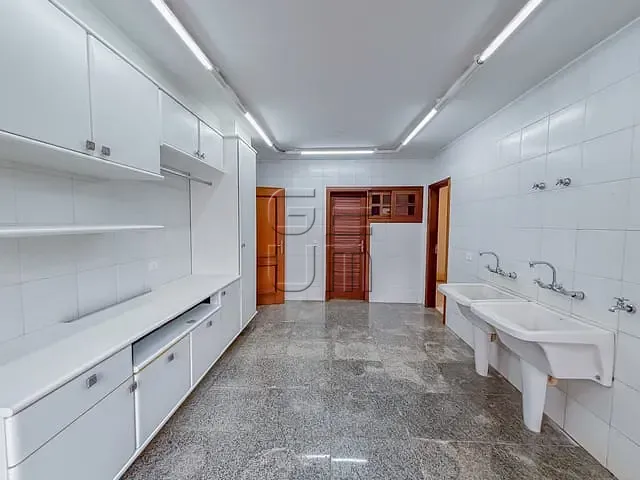 Casa com 1800m² 5 quartos e 8 banheiros, para alugar, no bairro Guanabara em Londrina