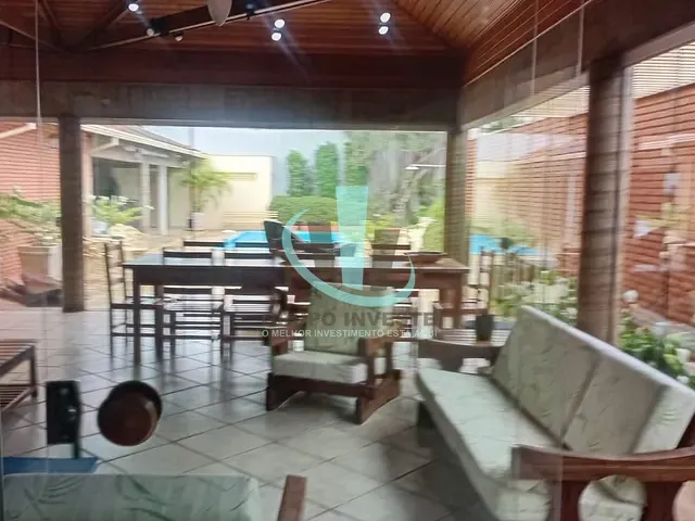Casa com 684m² 4 quartos e 4 banheiros, à venda, no bairro Centro em Araraquara
