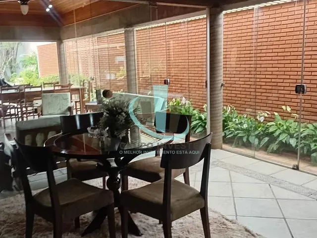 Casa com 684m² 4 quartos e 4 banheiros, à venda, no bairro Centro em Araraquara