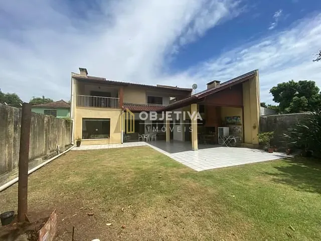 Casa 3 quartos e 6 banheiros, à venda, no bairro Jardim do Salso em Porto Alegre