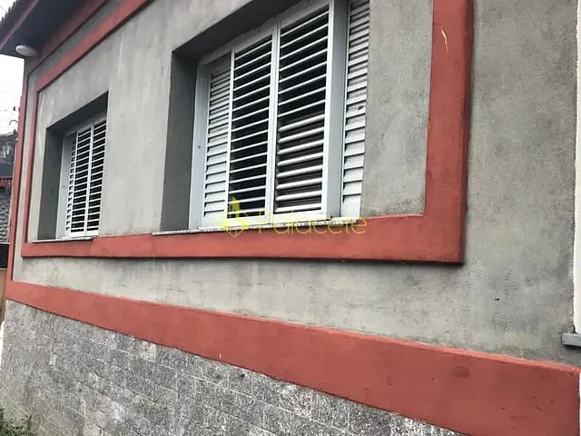 Casa com 550m² 4 quartos e 1 banheiro, à venda, no bairro Centro em Pindamonhangaba