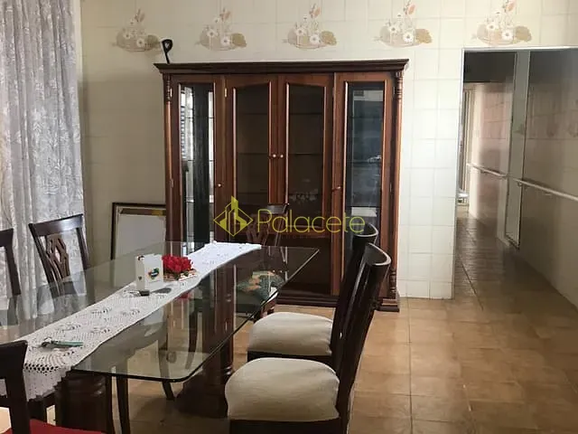 Casa com 550m² 4 quartos e 1 banheiro, à venda, no bairro Centro em Pindamonhangaba
