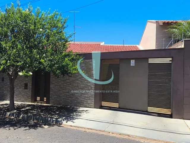 Casa com 212m² 3 quartos e 3 banheiros, à venda, no bairro Jardim Aclimação em Araraquara