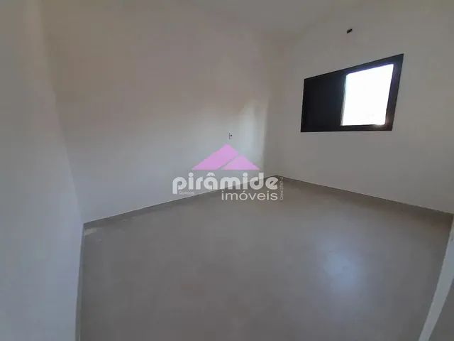 Casa com 120m² 2 quartos e 3 banheiros, à venda, no bairro Jardim Mariella em Caraguatatuba