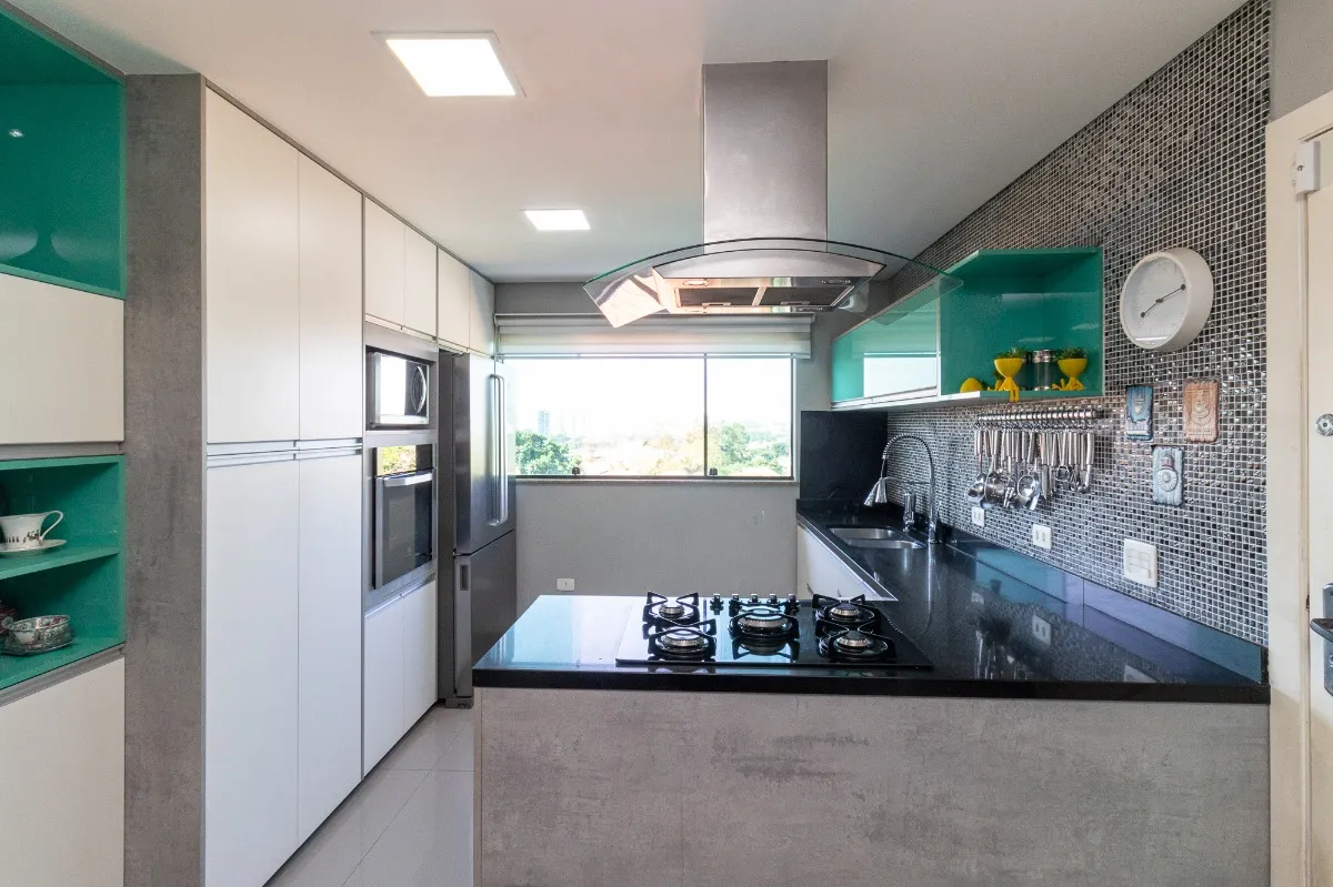Casa para venda em Parque São Domingos com 3 quartos, sendo 2 suítes, 231m²