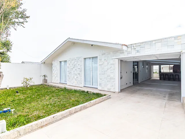 Casa 2 quartos e 2 banheiros, à venda, no bairro Guabirotuba em Curitiba