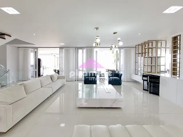 Casa com 720m² 4 quartos e 5 banheiros, à venda, no bairro Urbanova em São José dos Campos