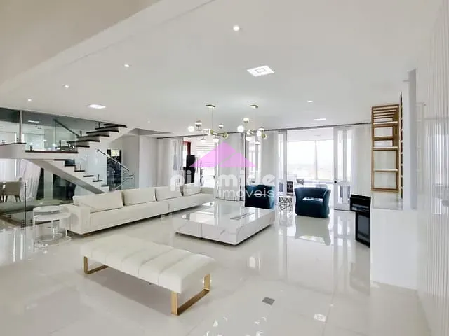 Casa com 720m² 4 quartos e 5 banheiros, à venda, no bairro Urbanova em São José dos Campos