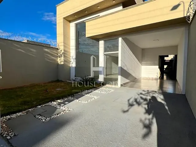 Casa com 225m² 3 quartos e 2 banheiros, à venda, no bairro Residencial Center Ville em Goiânia