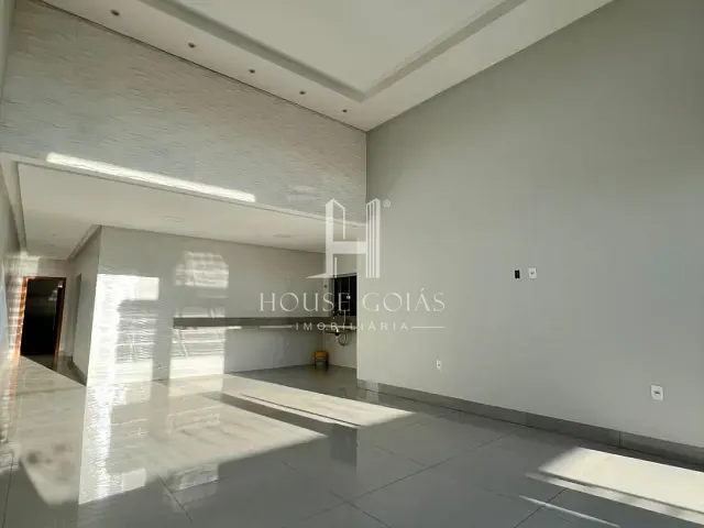 Casa com 225m² 3 quartos e 2 banheiros, à venda, no bairro Residencial Center Ville em Goiânia