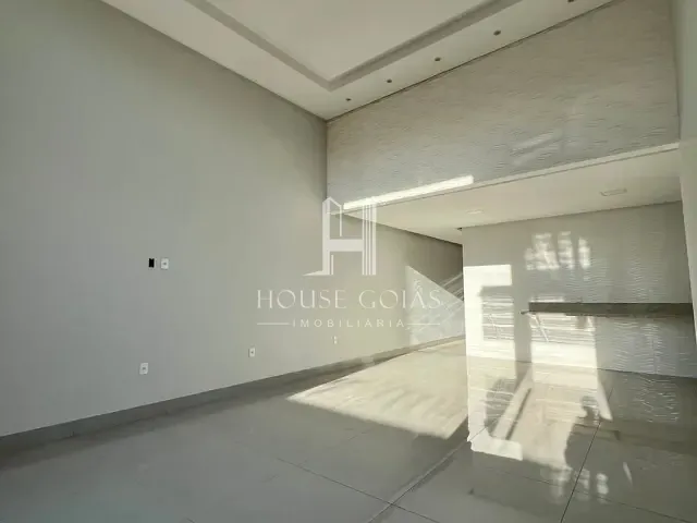 Casa com 225m² 3 quartos e 2 banheiros, à venda, no bairro Residencial Center Ville em Goiânia
