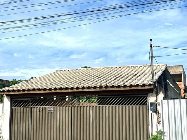Casa 2 quartos e 1 banheiro, à venda, no bairro Parque Jóquei Club em Campos dos Goytacazes
