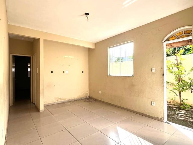 Casa 2 quartos e 1 banheiro, à venda, no bairro Parque Jóquei Club em Campos dos Goytacazes