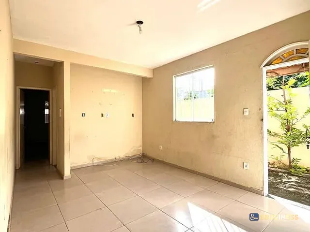 Casa 2 quartos e 1 banheiro, à venda, no bairro Parque Jóquei Club em Campos dos Goytacazes