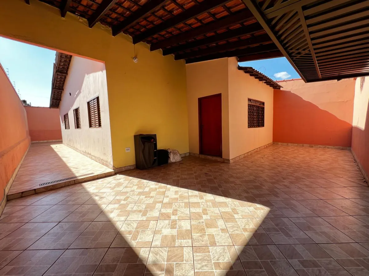 Casa para venda em Jardim Arlindo Laguna com 3 quartos, sendo 1 suíte, 133m²