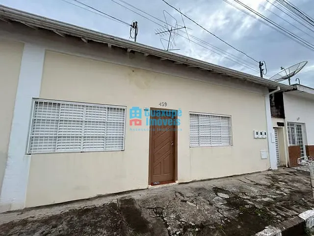 Casa 1 quarto e 1 banheiro, para alugar, no bairro Centro em Guaxupé