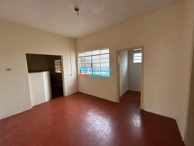 Casa 1 quarto e 1 banheiro, para alugar, no bairro Centro em Guaxupé