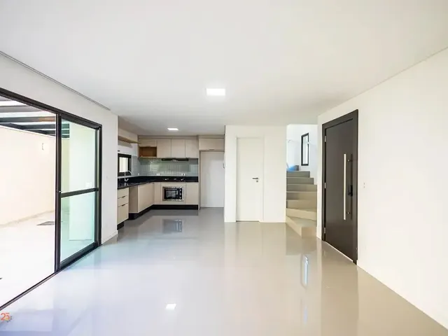 Casa com 143m² 3 quartos e 3 banheiros, para alugar, no bairro Santa Felicidade em Curitiba