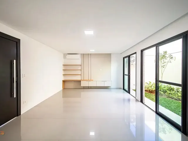 Casa com 143m² 3 quartos e 3 banheiros, para alugar, no bairro Santa Felicidade em Curitiba