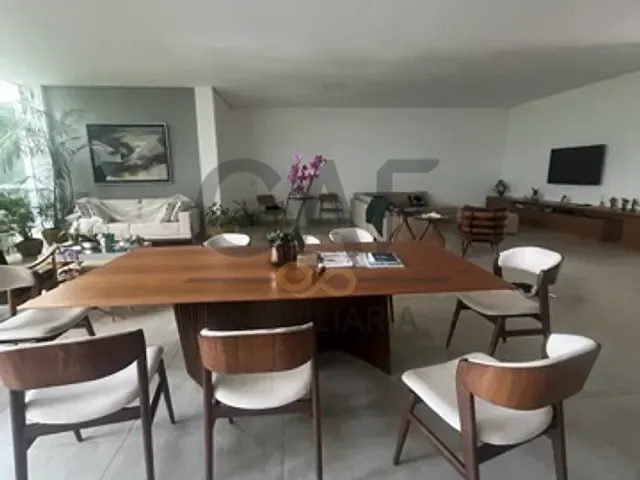 Casa com 1600m² 4 quartos e 6 banheiros, à venda, no bairro Loteamento São Pedro em Jaguariúna