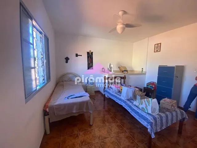 Casa com 159m² 4 quartos e 2 banheiros, à venda, no bairro Recanto dos Pinheiros em São José Dos Campos