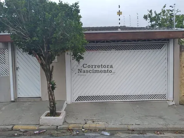 Casa com 200m² 3 quartos e 2 banheiros, à venda, no bairro Parque Itamarati em Jacareí