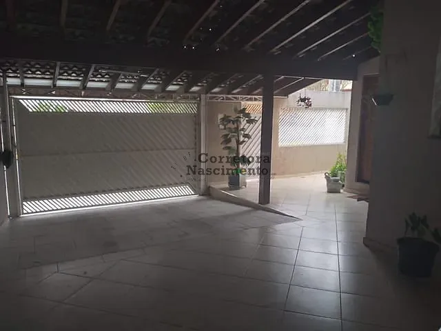 Casa com 200m² 3 quartos e 2 banheiros, à venda, no bairro Parque Itamarati em Jacareí