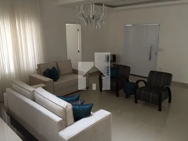 Casa com 1037m² 3 quartos e 4 banheiros, à venda ou para alugar, no bairro Caxambu em Jundiaí