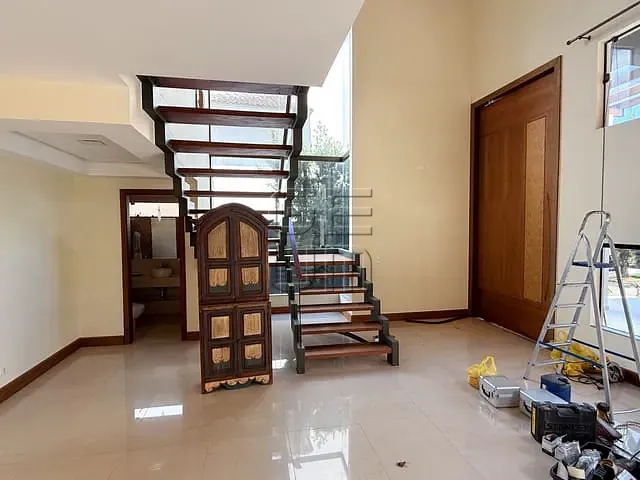 Casa com 500m² 4 quartos e 6 banheiros, à venda, no bairro Esperança em Londrina