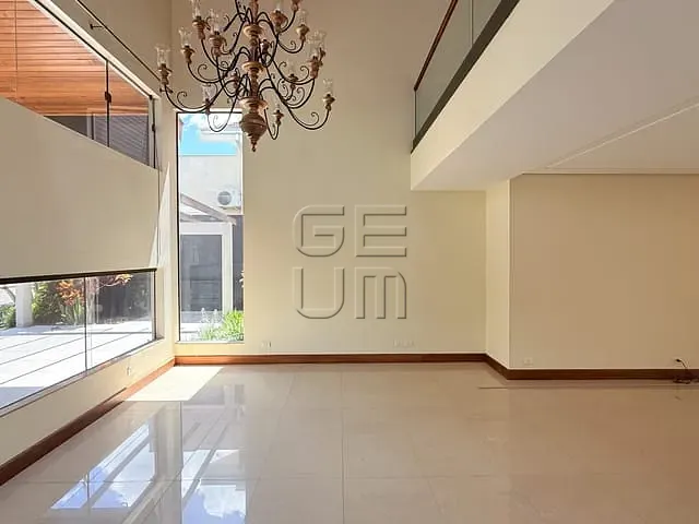 Casa com 500m² 4 quartos e 6 banheiros, à venda, no bairro Esperança em Londrina