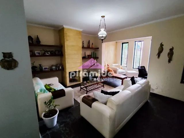Casa com 243m² 3 quartos e 3 banheiros, à venda, no bairro Jardim Primavera em Caraguatatuba