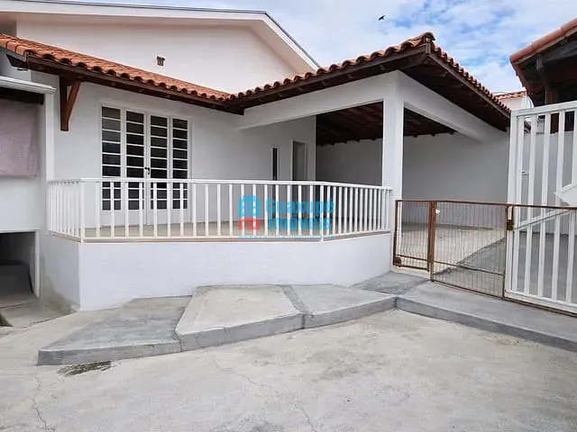 Casa 3 quartos e 3 banheiros, à venda, no bairro Residencial Nova Floresta em Guaxupé