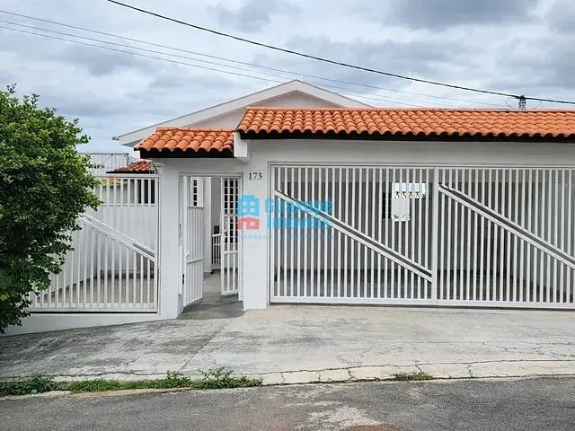 Casa 3 quartos e 3 banheiros, à venda, no bairro Residencial Nova Floresta em Guaxupé