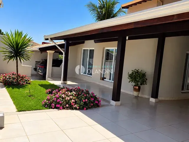 Casa com 600m² 3 quartos e 4 banheiros, à venda, no bairro Jardim Holanda em Holambra
