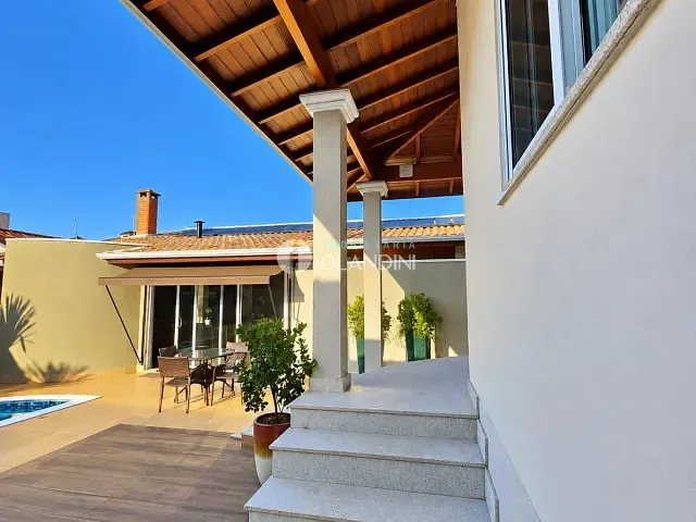 Casa com 600m² 3 quartos e 4 banheiros, à venda, no bairro Jardim Holanda em Holambra