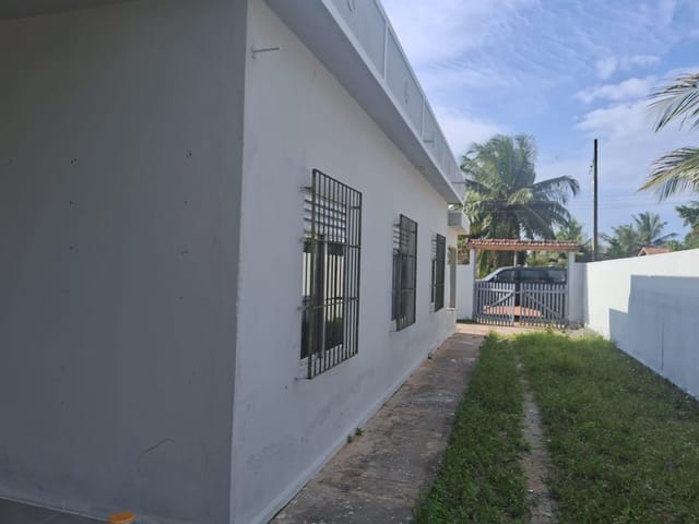 Casa 3 quartos e 2 banheiros, à venda, no bairro São Francisco de Itabapoana/RJ em São Francisco de Itabapoana
