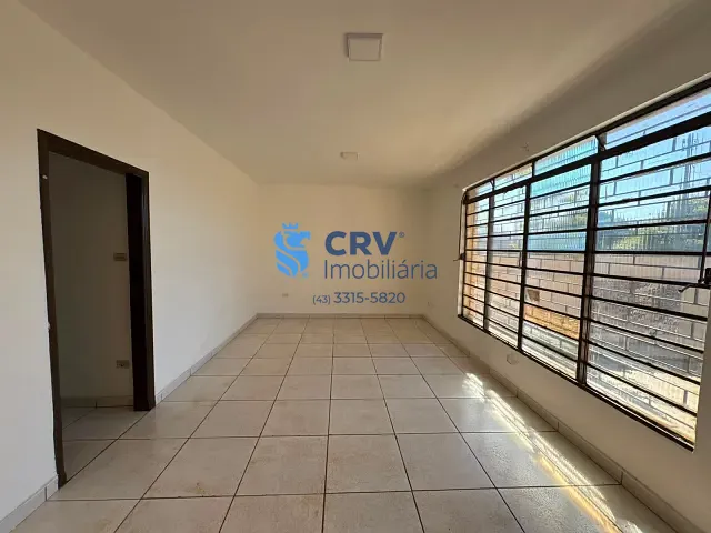Casa com 300m² 3 quartos e 2 banheiros, para alugar, no bairro Arco Íris em Londrina
