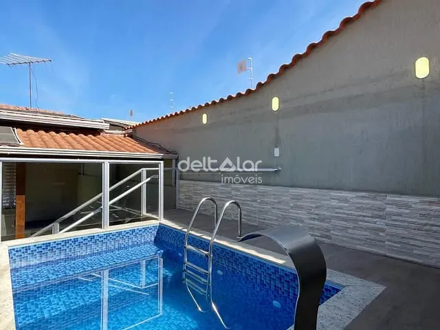 Casa com 190m² 4 quartos e 6 banheiros, para alugar, no bairro Planalto em Belo Horizonte