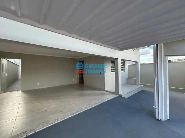 Casa com 250m² 3 quartos e 2 banheiros, à venda, no bairro Jardim Ouro Verde em Guaxupé