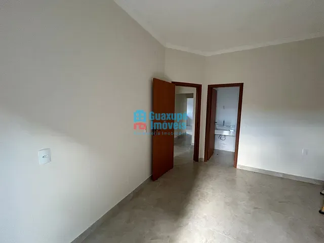 Casa com 250m² 3 quartos e 2 banheiros, à venda, no bairro Jardim Ouro Verde em Guaxupé