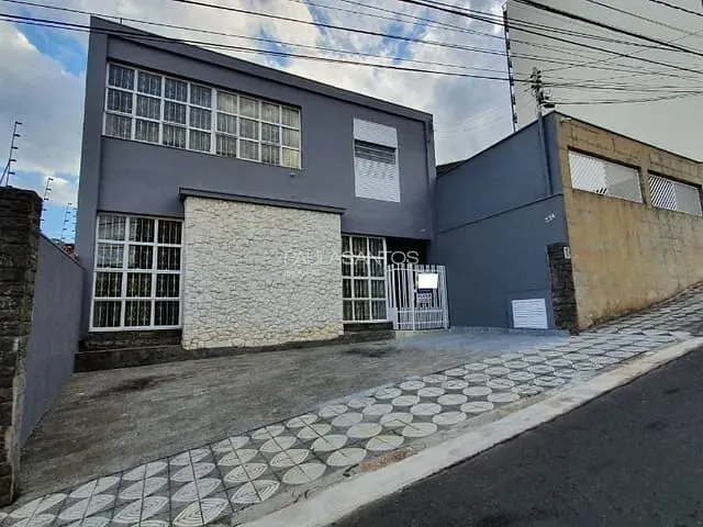 Casa com 270m², à venda ou para alugar, no bairro Centro em Sorocaba