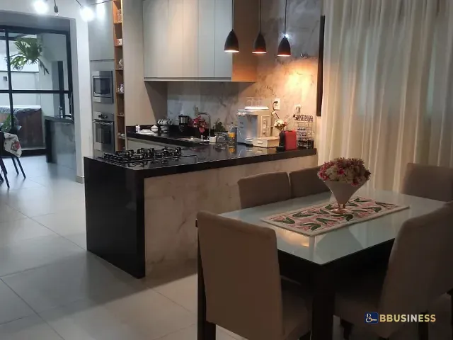 Casa 4 quartos e 6 banheiros, à venda, no bairro Swiss Park em Campinas